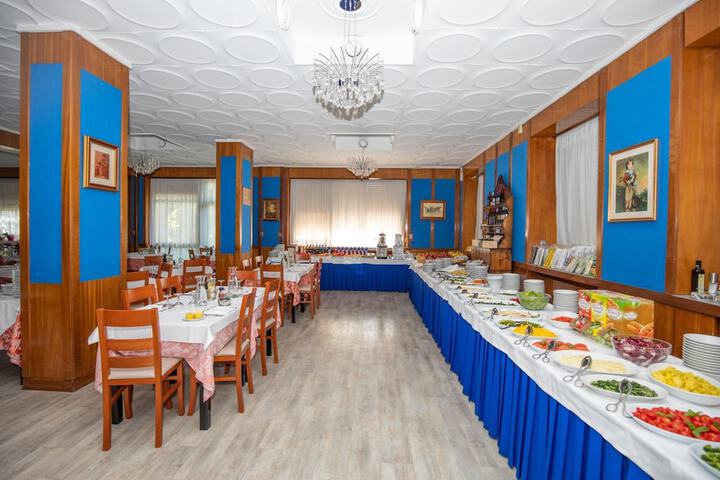Dining 47 of 67