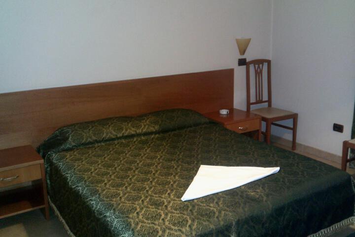 Room 2 of 7
