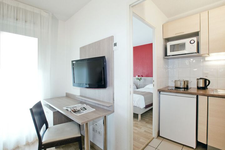 Room 4 of 25