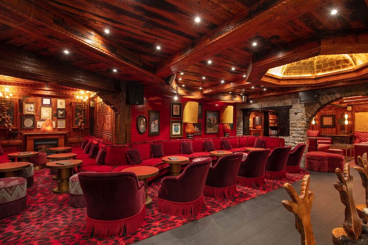 Lounge 62 of 67