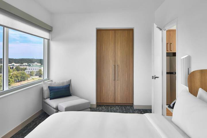 Room 35 of 74