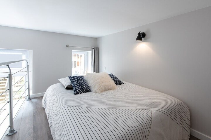 Room 6 of 23
