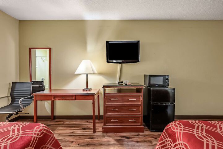 2 Double Beds (1 of 6)