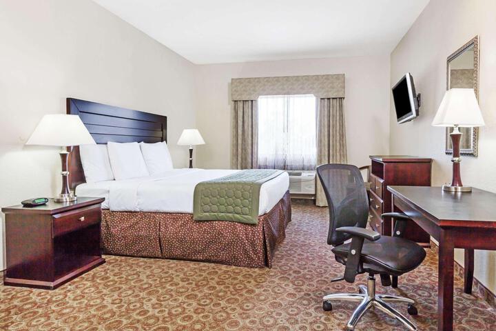 Standard | King Bed (13 of 13)