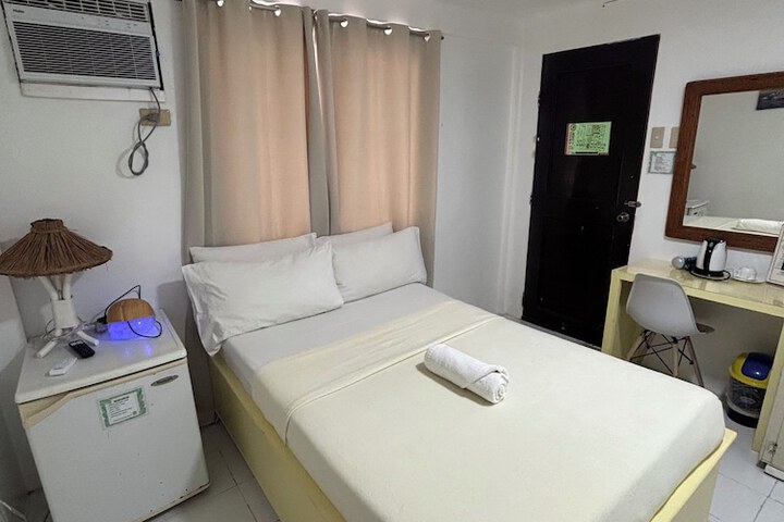 Room 19 of 42