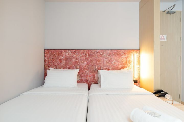 Room 28 of 74