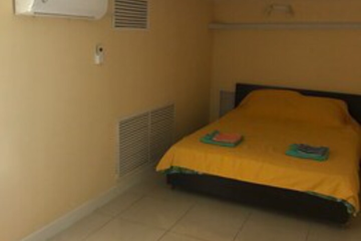 Room 102 of 113