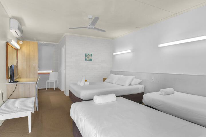 Room 3 of 47