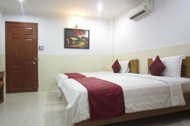 Room 5 of 24