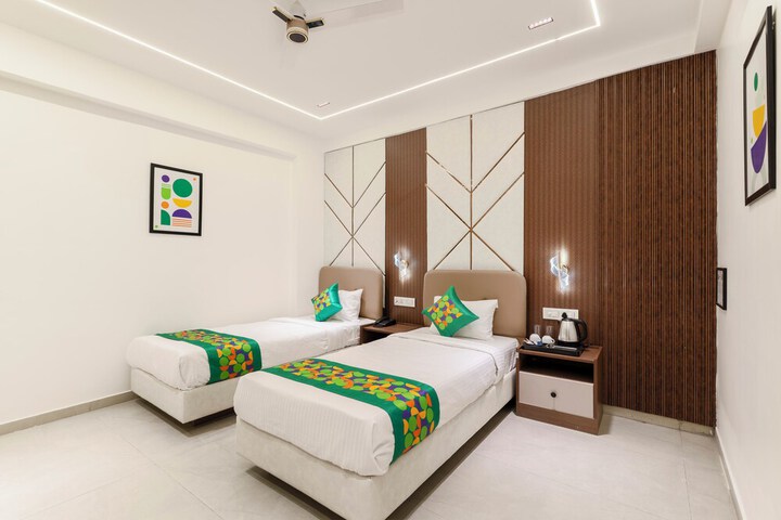 Room 12 of 38