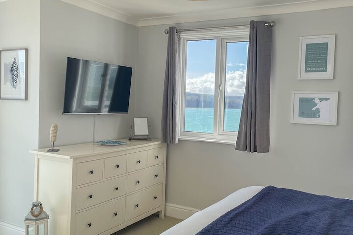 Room 4 of 38