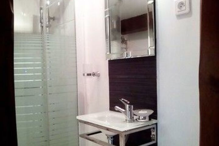 Room 4 of 38