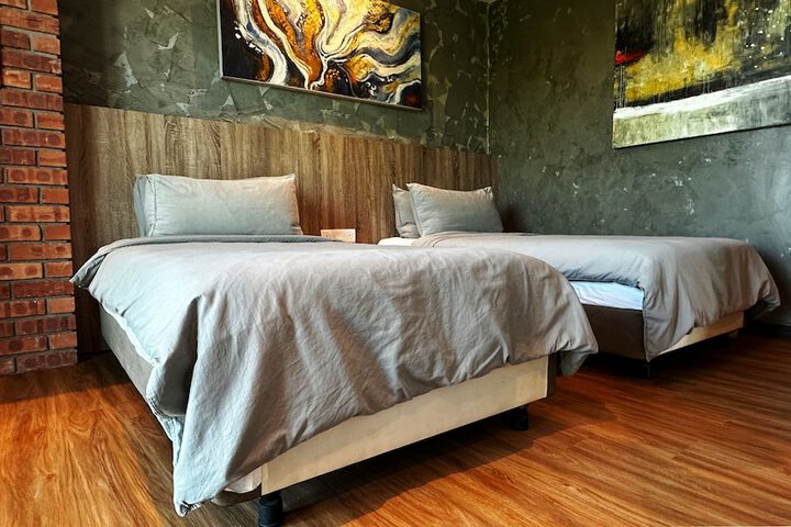 Room 73 of 120