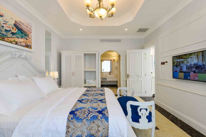 Room 11 of 195