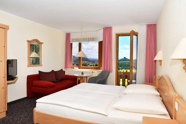Room 8 of 27
