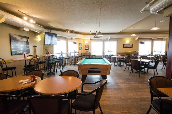 Sports bar
