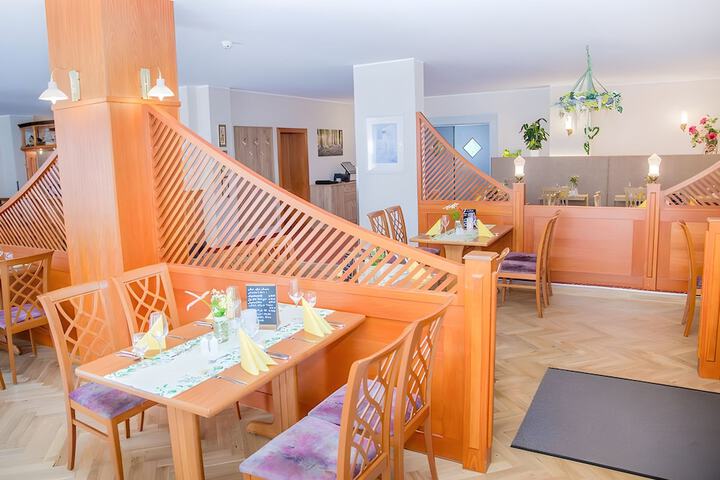 Dining 59 of 72