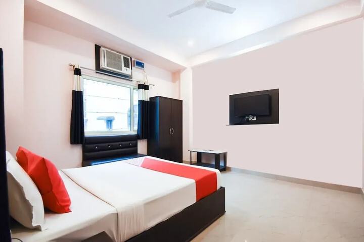Room 4 of 10