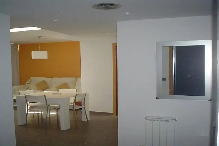 Room 5 of 14