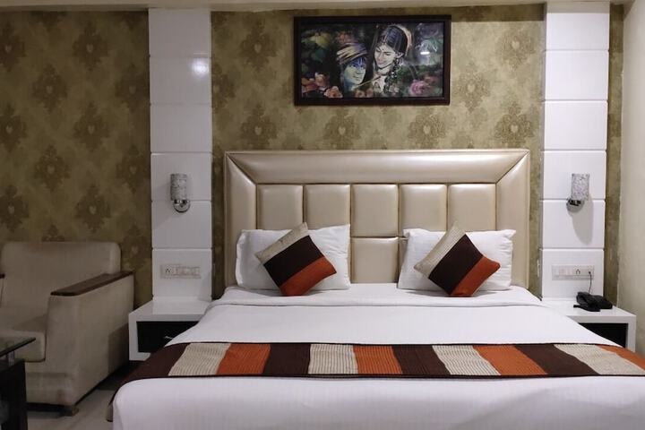 Room 6 of 37
