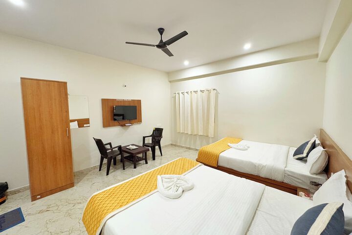 Room 4 of 14