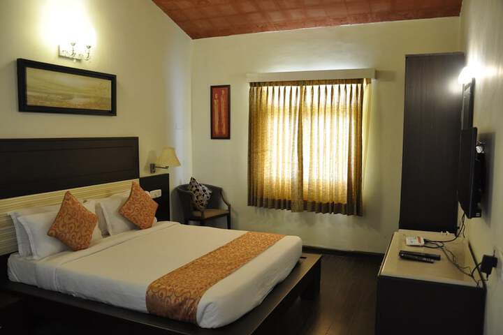 Room 9 of 34