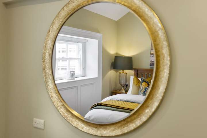Room 21 of 134
