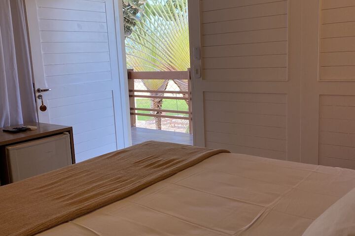 Room 12 of 37