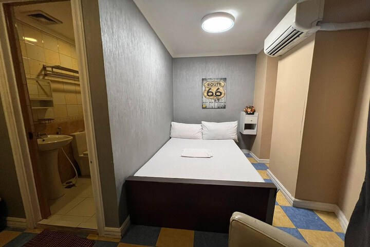 Room 13 of 26