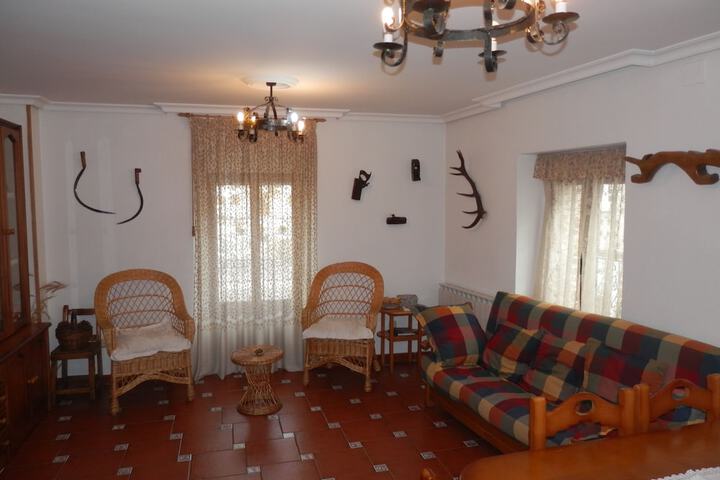 Room 5 of 9