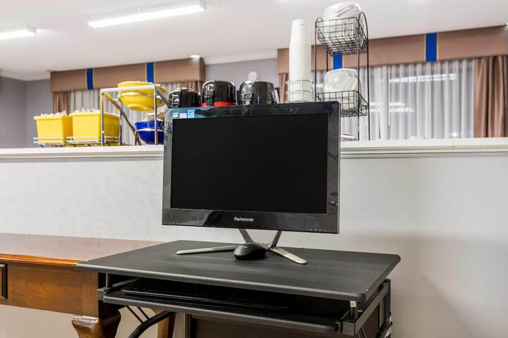 Business Center 13 of 15