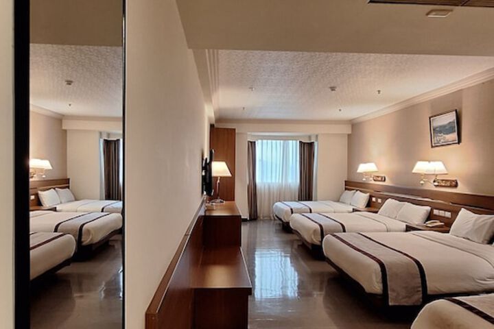 Room 46 of 74