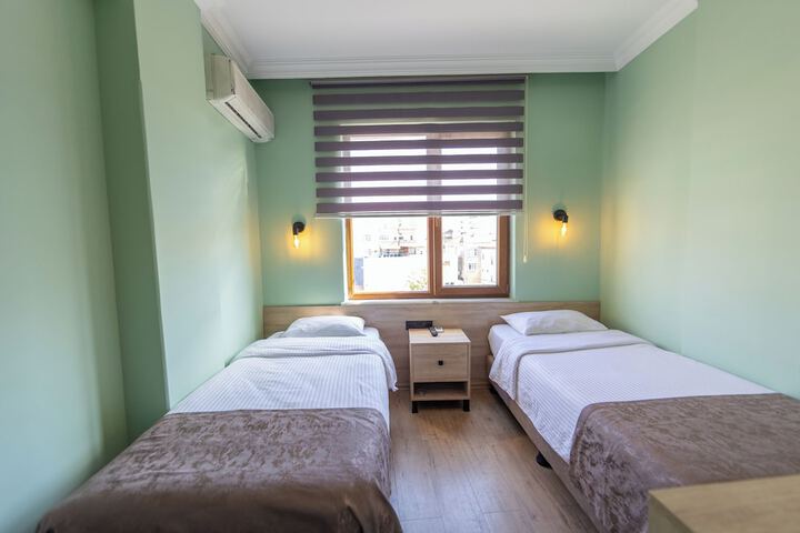 Room 21 of 39