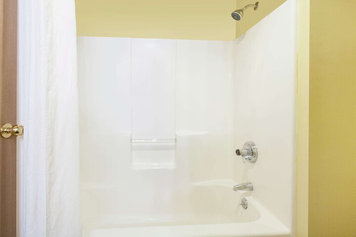 Room 8 of 15