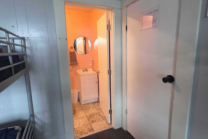 Room 52 of 91