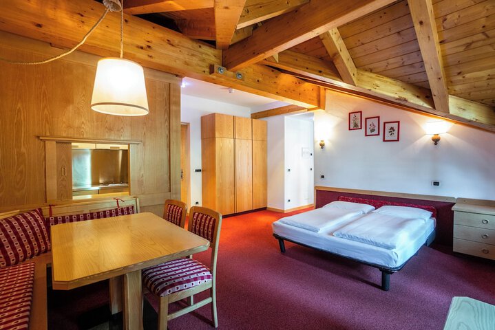 Room 42 of 111