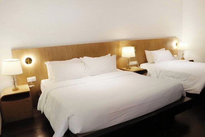 Room 28 of 86