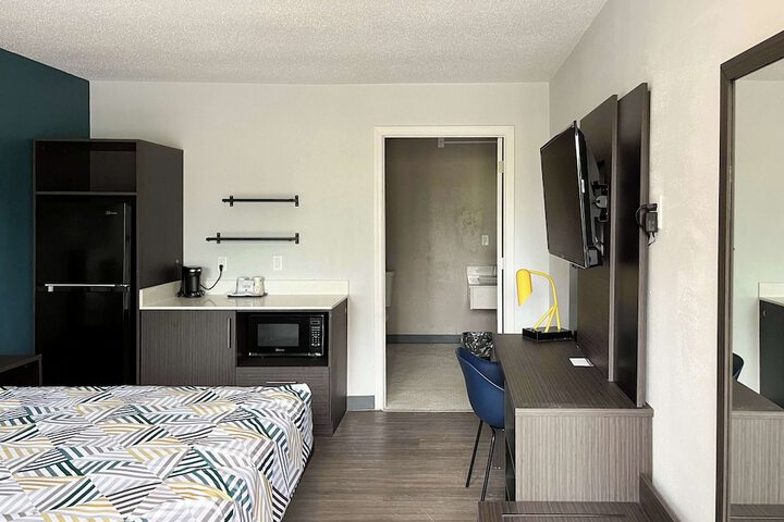 Room 12 of 26