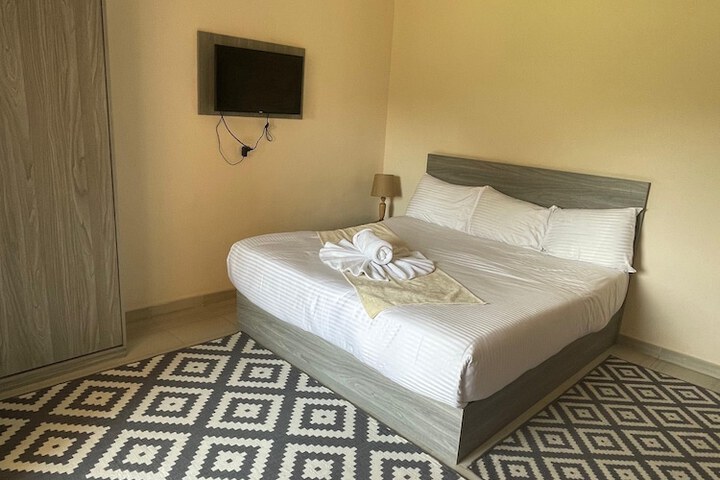 Room 19 of 38