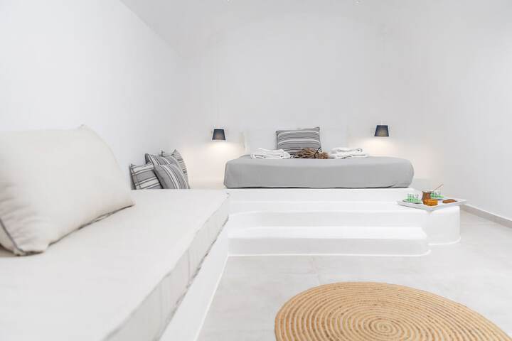 Room 6 of 77