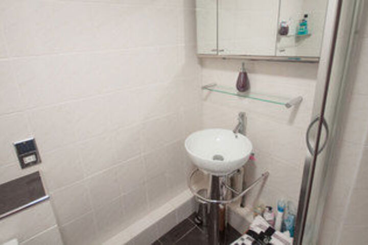 Room 4 of 22