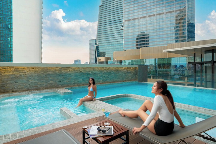Pool 56 of 114
