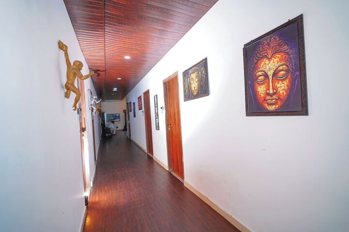 Room 32 of 53