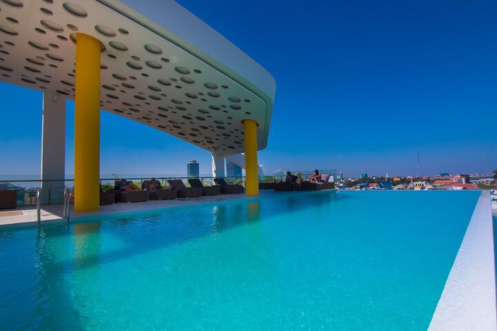 Pools & Facilities