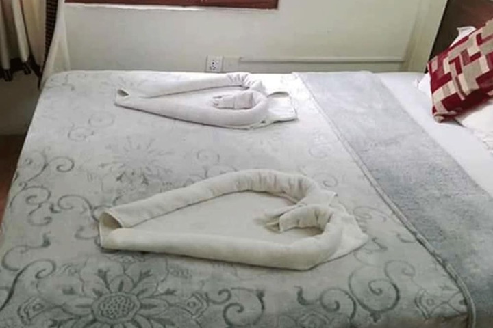 Room 4 of 30