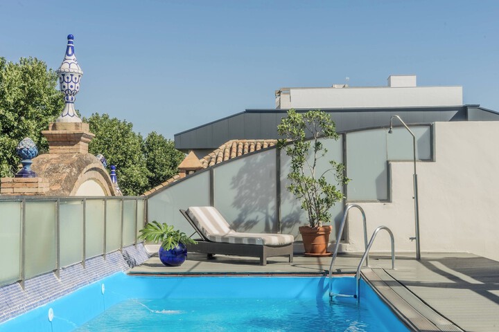 Pool Hotel