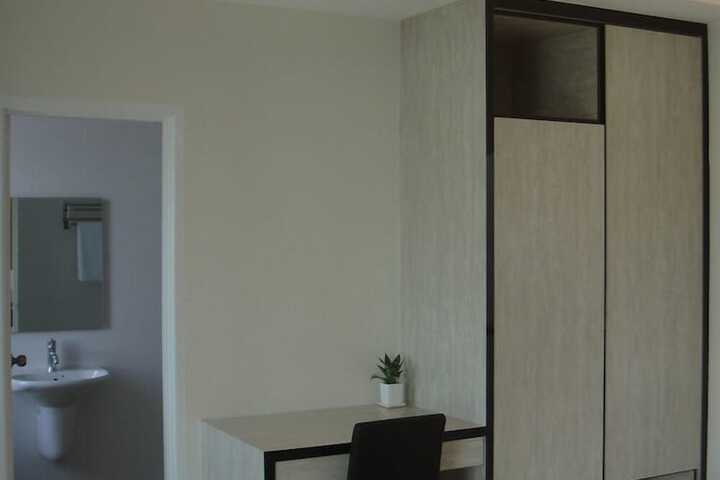 Room 4 of 24