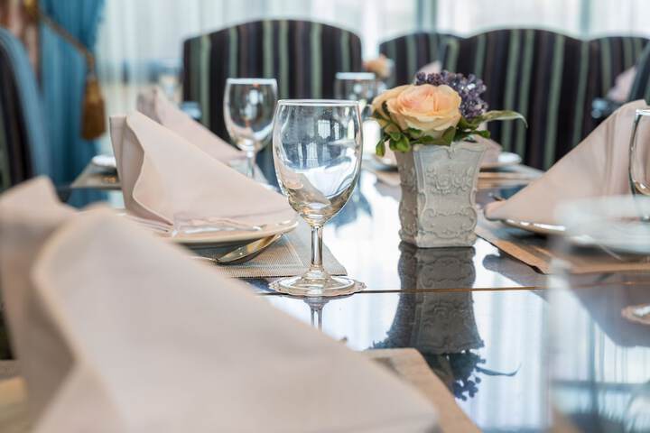 Dining 40 of 53