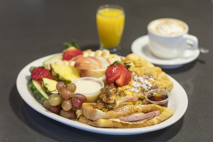 Breakfast/Coffee Service 22 of 33