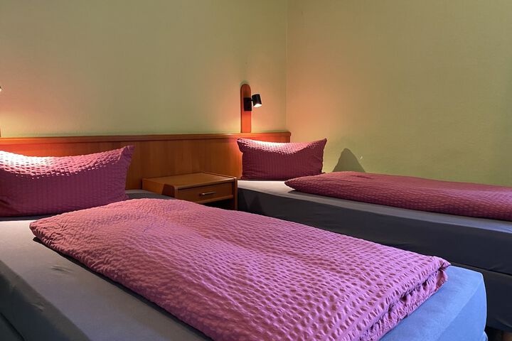 Room 20 of 28